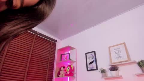 nata_villalobos online show from March 9, 4:06 am