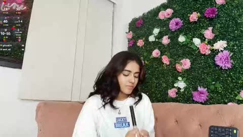 Naty  online show from November 9, 7:49 pm