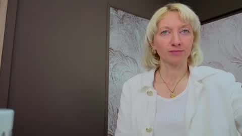 Natalie online show from April 14, 5:33 am