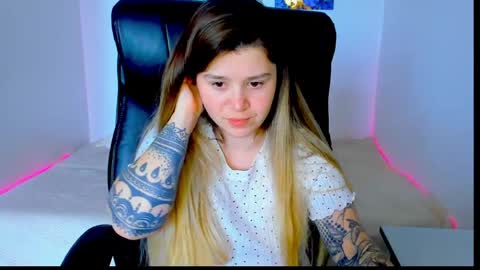natalisecret online show from May 16, 11:20 am