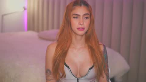 anatalybee online show from December 4, 11:41 pm