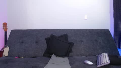   online show from November 10, 9:17 pm