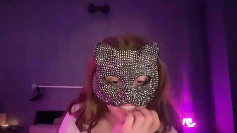 Natasha Saade online show from February 6, 9:17 pm