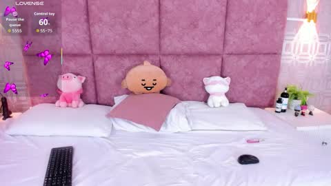 Nathalie Ross online show from March 24, 6:08 am