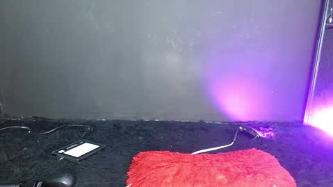   online show from November 27, 6:15 pm