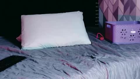 Gwen  online show from October 9, 7:52 pm