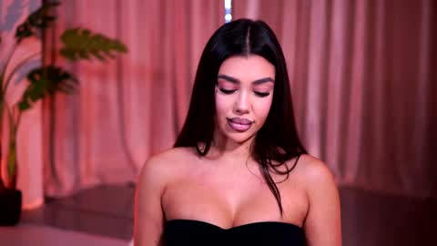 Naty online show from April 2, 6:59 pm