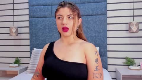 Naty  online show from November 12, 7:49 pm