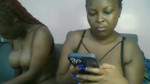 naughti_garlie online show from December 15, 5:36 am