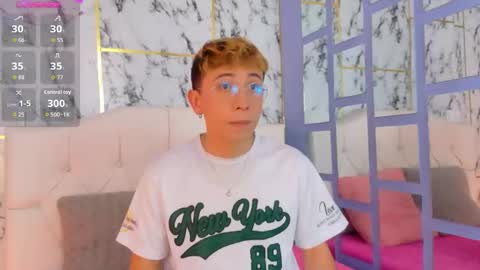 Christopher  Chris online show from April 4, 3:08 pm