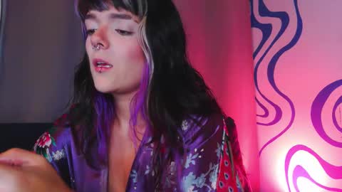 Snapshot of naughty_em_17 chatting on October 1, 3:27 am Em please help me reach 100 thumbs up 3 online show from October 1, 3:27 am