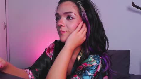 Snapshot of naughty_em_17 chatting on October 24, 4:57 am Em please help me reach 100 thumbs up 3 online show from October 24, 4:57 am