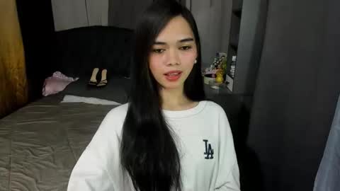 emma online show from April 24, 1:02 pm