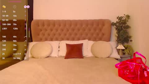 Milena  online show from November 17, 7:11 am