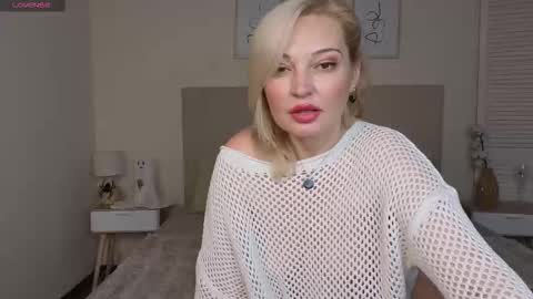 Milena  online show from November 19, 9:30 am