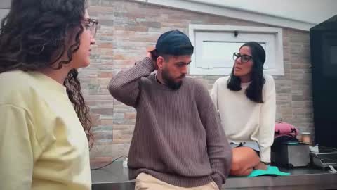 ANDREA STEPH  MIKE online show from February 18, 11:10 am