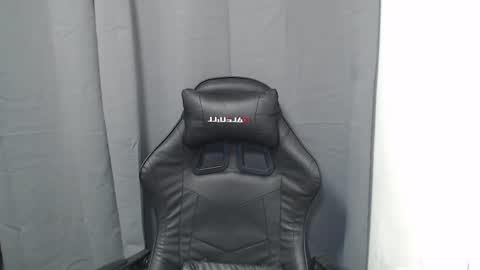 your girlfriend mira online show from January 8, 9:20 pm