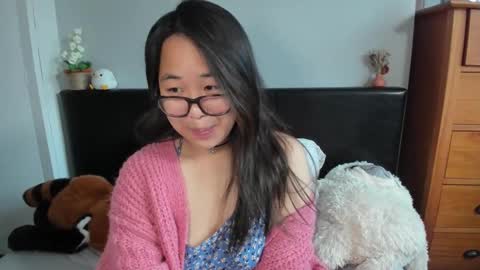 Gigi Chu  online show from February 19, 11:09 am