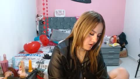 naughtyplayass online show from February 25, 3:42 pm