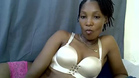 naughtyy4u online show from March 5, 8:23 am