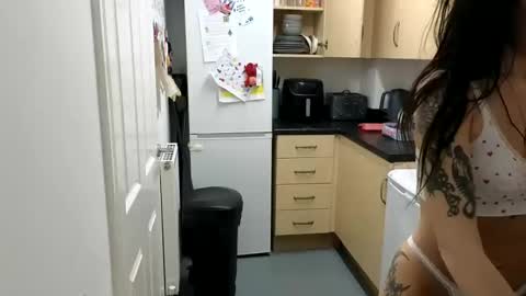 Navyrein online show from December 8, 8:58 pm