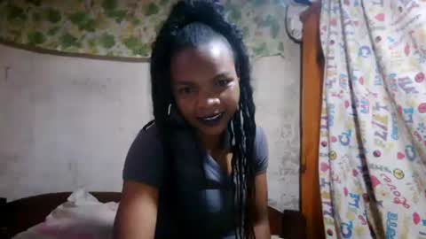 Nayla online show from June 21, 1:39 pm