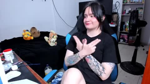 Geek Nicole    im Neeko UwU online show from April 12, 7:45 am