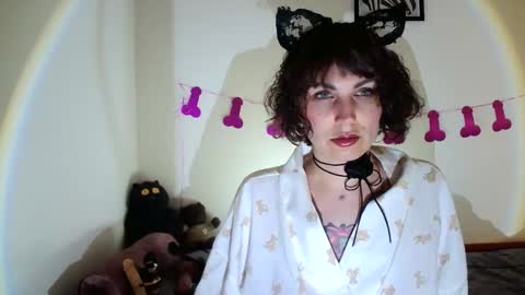 nefertiti_queen online show from March 27, 10:00 pm