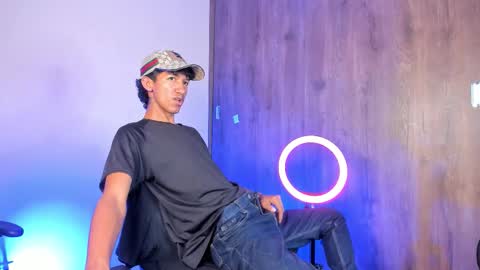 neitan online show from February 19, 1:43 pm