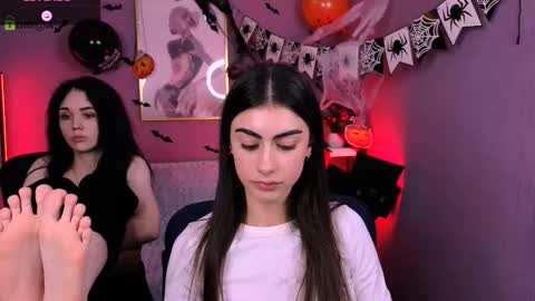 Snapshot of nekky_mouse chatting on October 21, 2:43 pm Meow online show from October 21, 2:43 pm