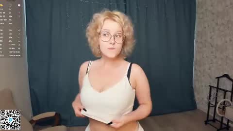 nelly_gloss online show from June 26, 7:47 am