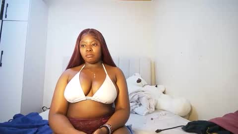 nellyeluxe online show from May 7, 12:06 am