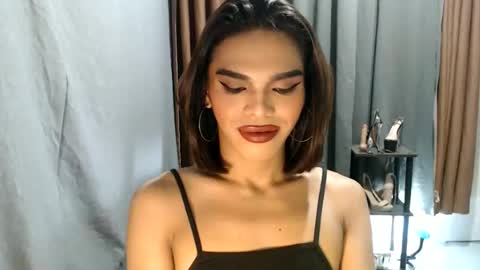 neomi online show from June 4, 4:46 pm