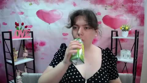 NeonilaLisova online show from April 19, 5:08 am