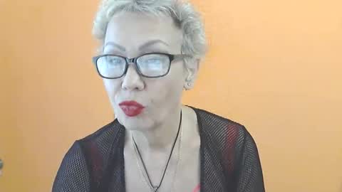 NessyJenixs online show from October 26, 8:37 am