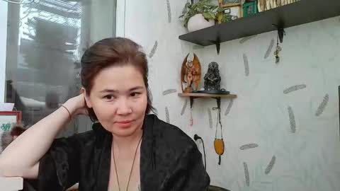 Nettie Allie online show from December 3, 8:37 am