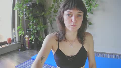 luna online show from December 8, 9:30 pm