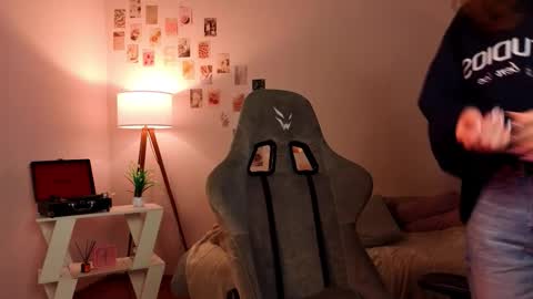 Lilly online show from February 4, 1:26 pm