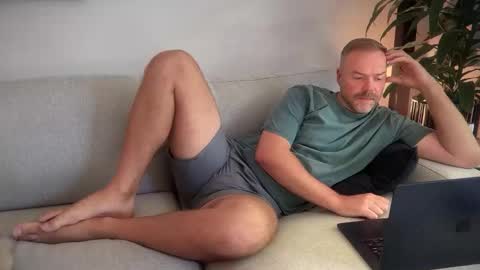 Guy online show from February 8, 4:25 am