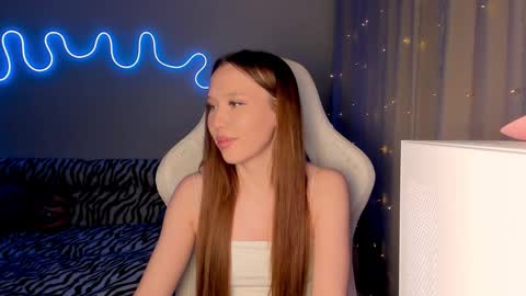 Mina online show from December 5, 1:53 pm