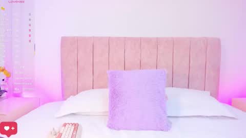 Nia online show from March 9, 7:18 pm