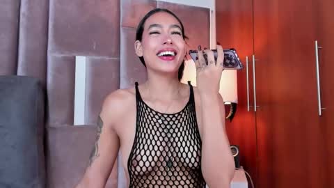 Nia online show from March 17, 2:22 pm