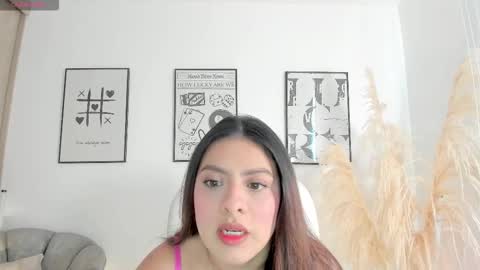 Nia online show from November 18, 1:03 pm