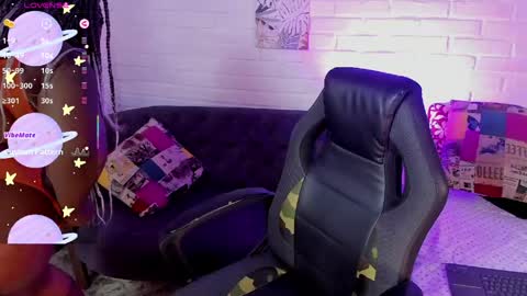 Nia online show from April 16, 4:18 pm