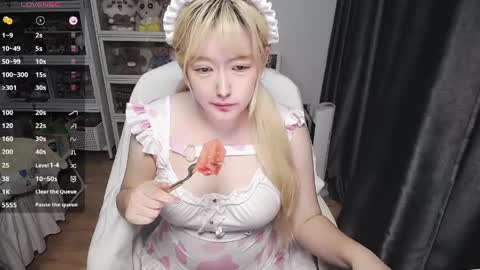 Belle online show from May 11, 1:12 am