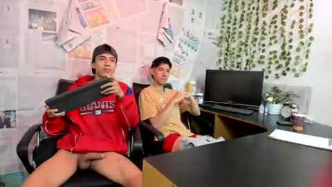 nice_boys11 online show from June 21, 2:12 pm
