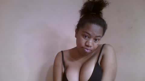 nicelly01 online show from June 22, 5:59 am