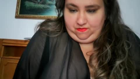Nicholle online show from June 16, 12:20 pm