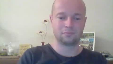 nick1990b online show from October 22, 5:25 pm