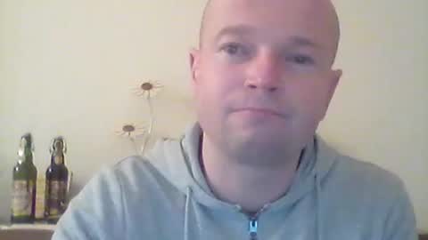 nick1990b online show from March 2, 4:53 pm